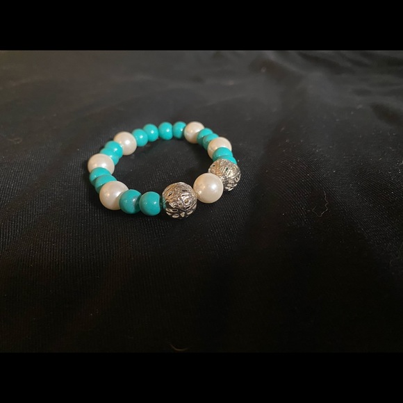 Bracelets - Picture 6 of 13